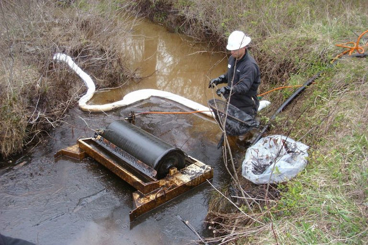 36 in Hydraulic Drum Skimmer Creek with Guy