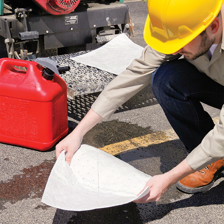 Oil Only Absorbent Pad Guy Spill Clean Up