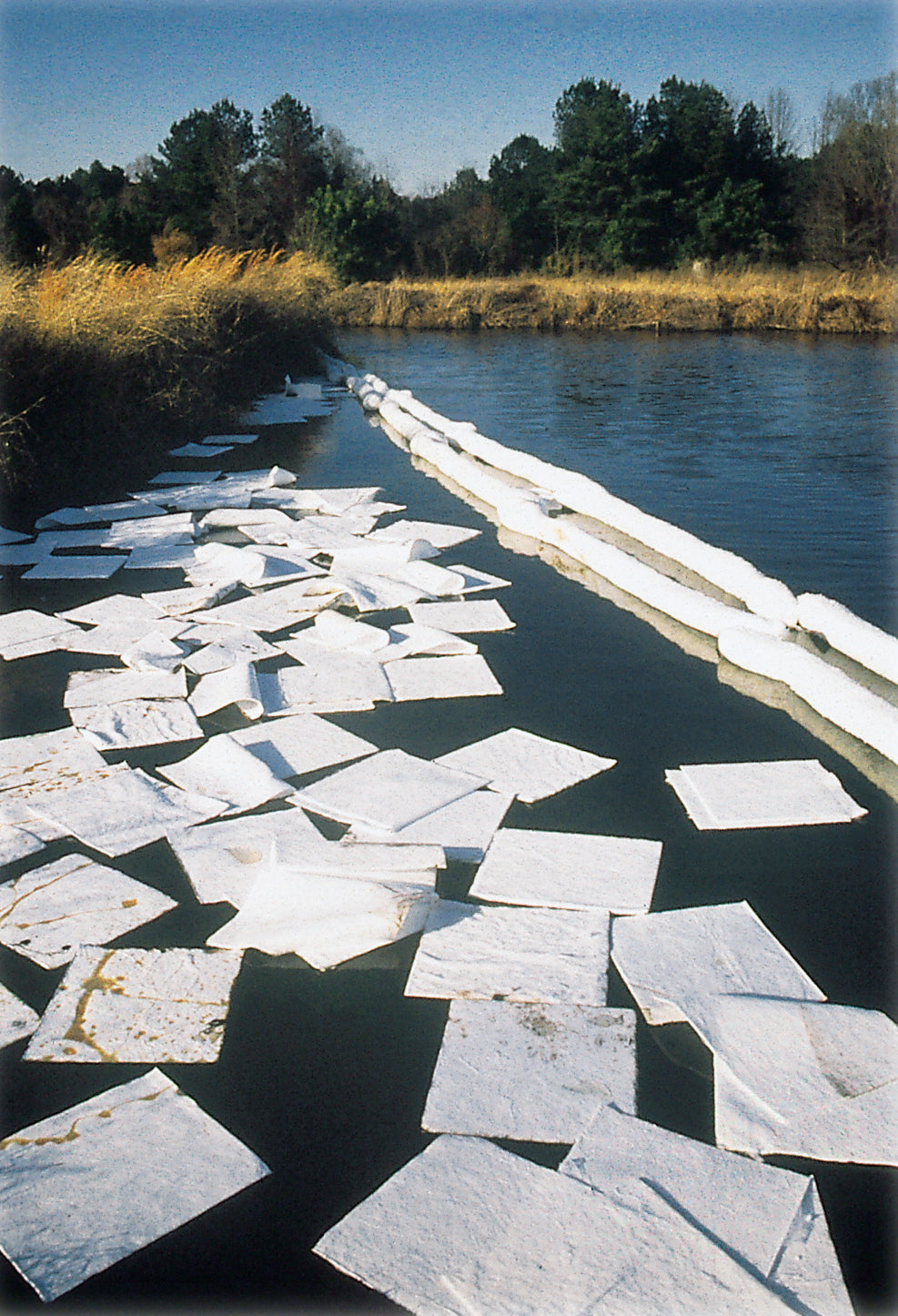 Oil Only Absorbent Pads Water Spill